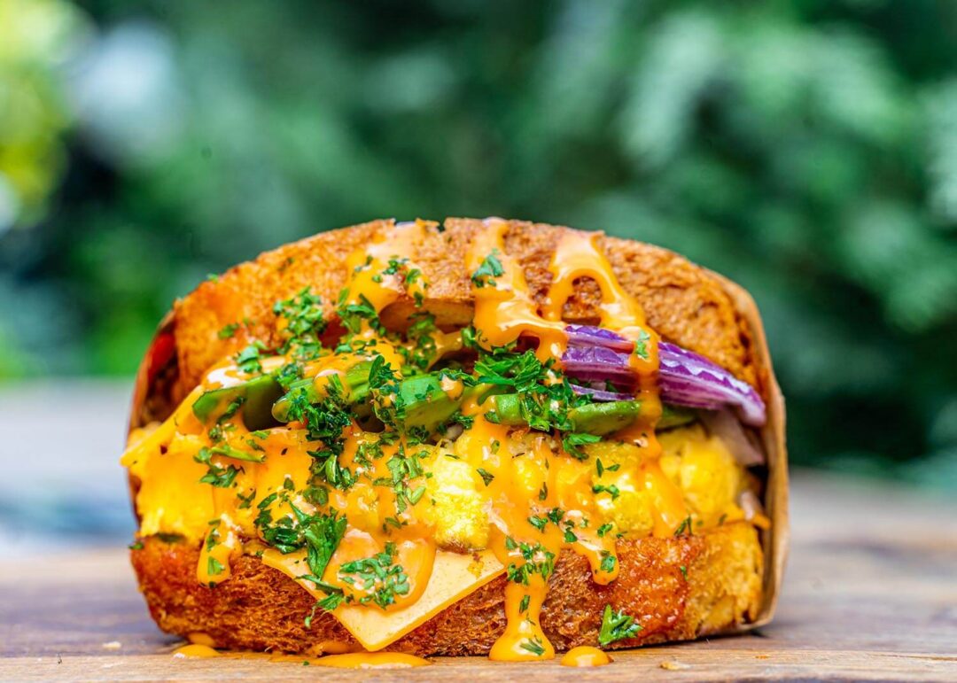 Eggbrioche Avocado zwiebeln